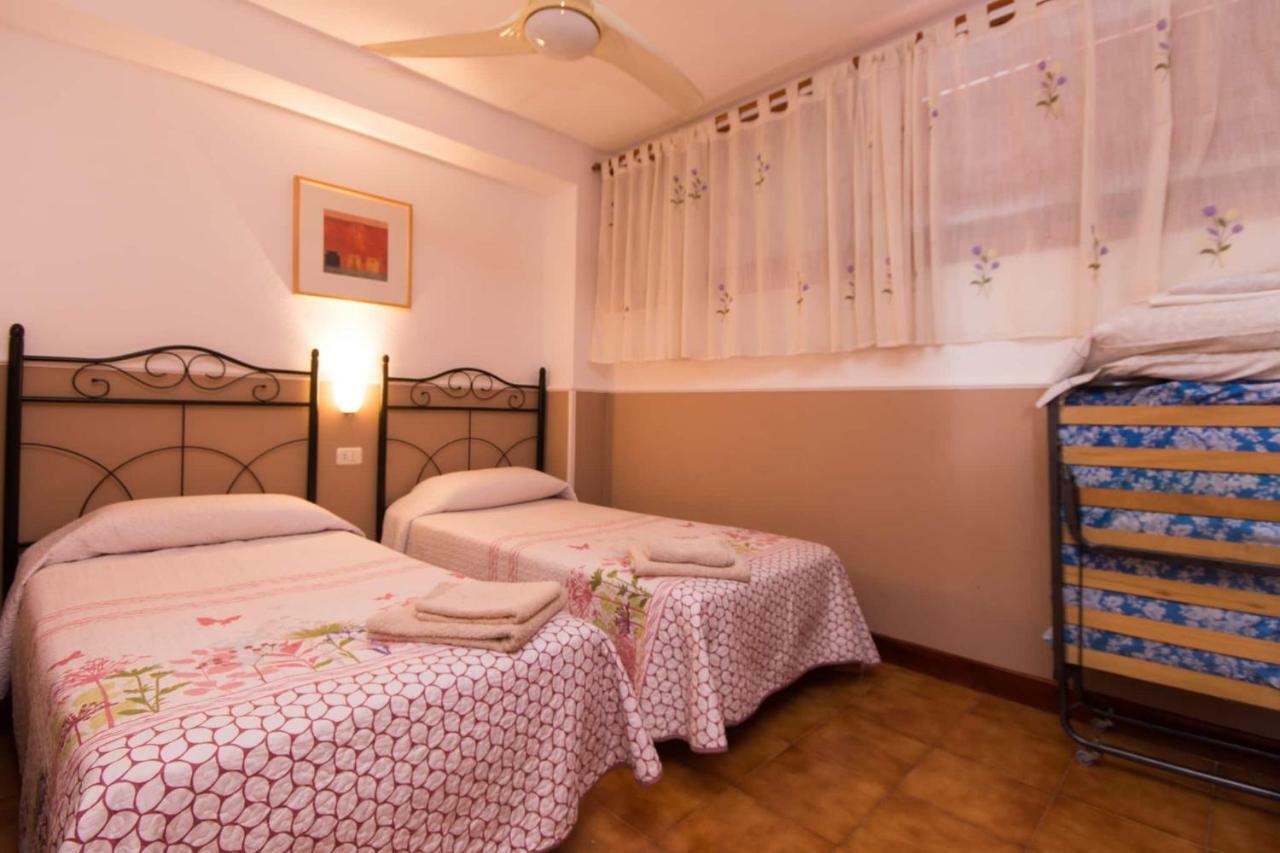 Beachfront Apartment Arona  Kültér fotó